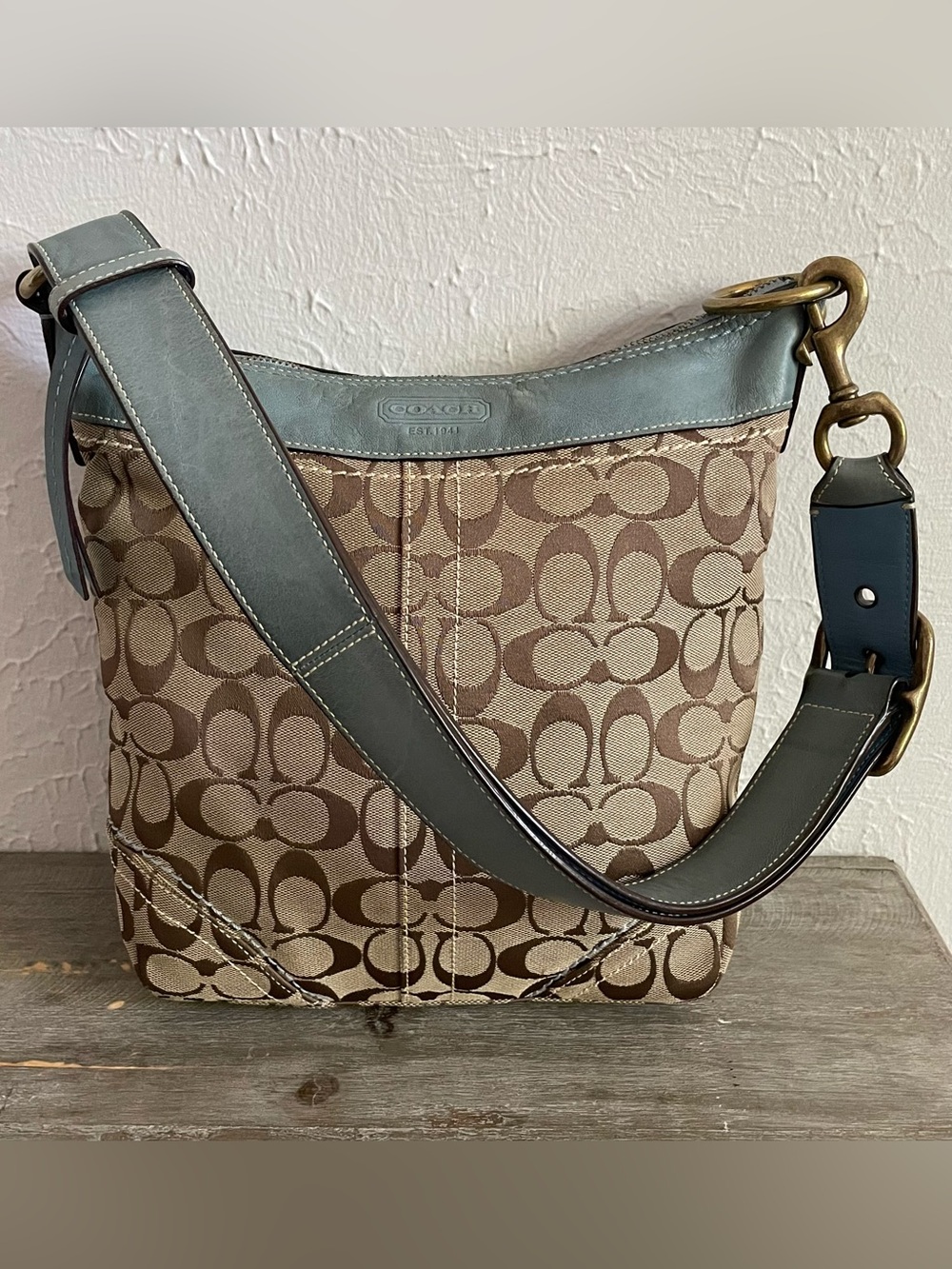 Vintage Y2K Coach signature Logo Blue & Brown Crossbody Shoulder Bag Zip Pockets